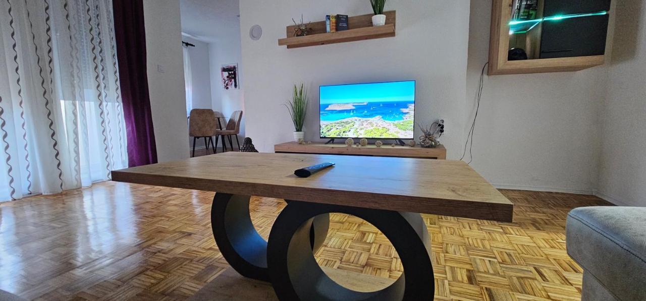 Stan Na Dan Kozarska Dubica Apartment Bosanska Dubica Ngoại thất bức ảnh