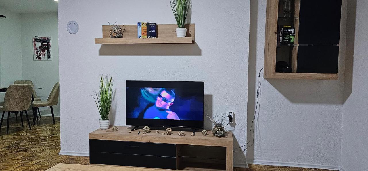 Stan Na Dan Kozarska Dubica Apartment Bosanska Dubica Ngoại thất bức ảnh