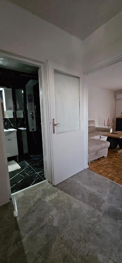 Stan Na Dan Kozarska Dubica Apartment Bosanska Dubica Ngoại thất bức ảnh
