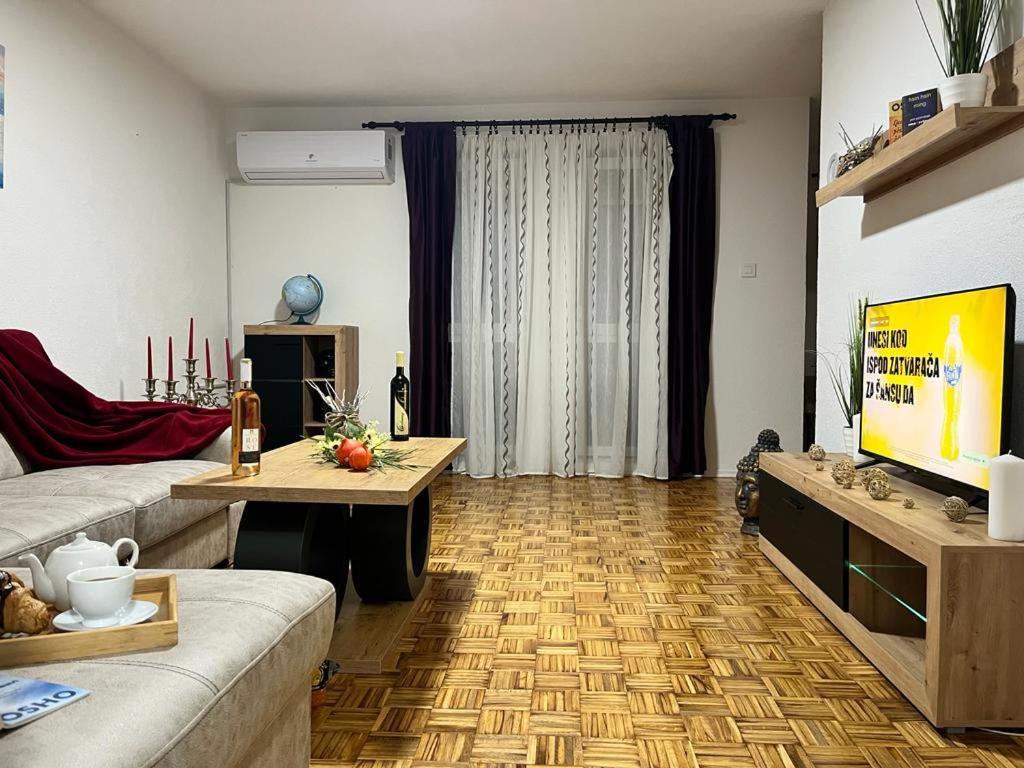 Stan Na Dan Kozarska Dubica Apartment Bosanska Dubica Ngoại thất bức ảnh
